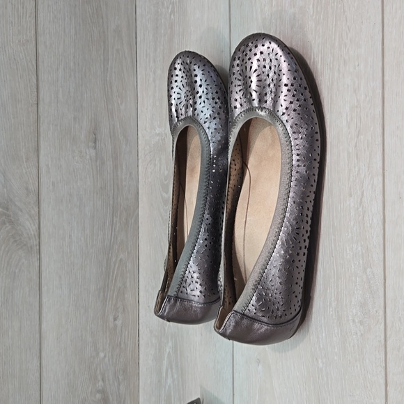 Vionic Women Leather Loafer Ballet slip on shoes sz 10M - Picture 2 of 11